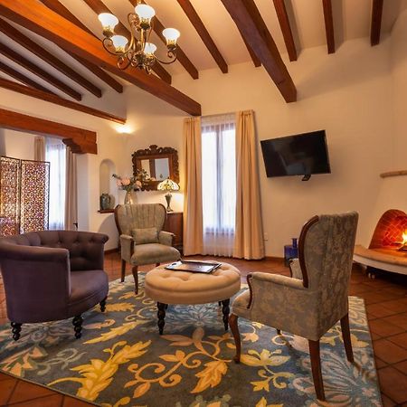 Hotel Boutique Casa Colorada Пацкуаро Экстерьер фото